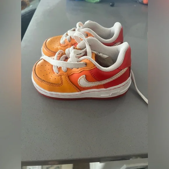 EUC Nike babe airforce red & orange 5.5 - Picture 3 of 8